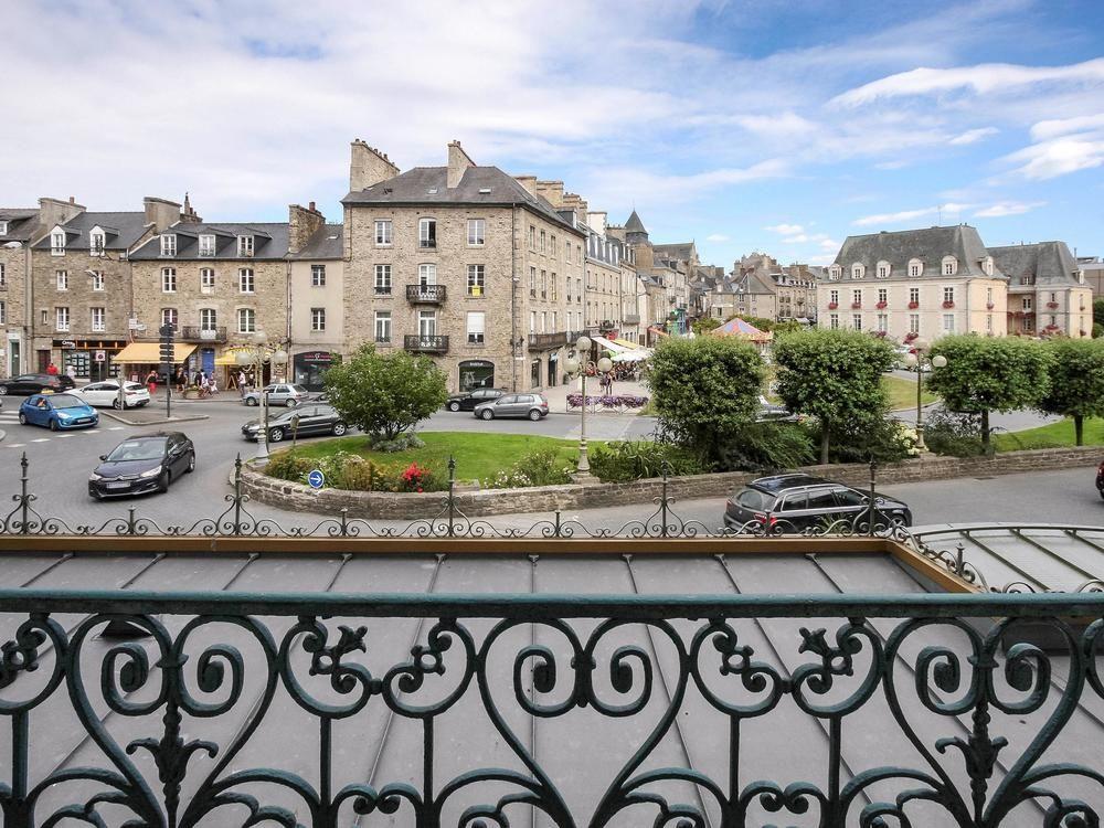 Ibis Styles Dinan Centre Ville Exterior foto