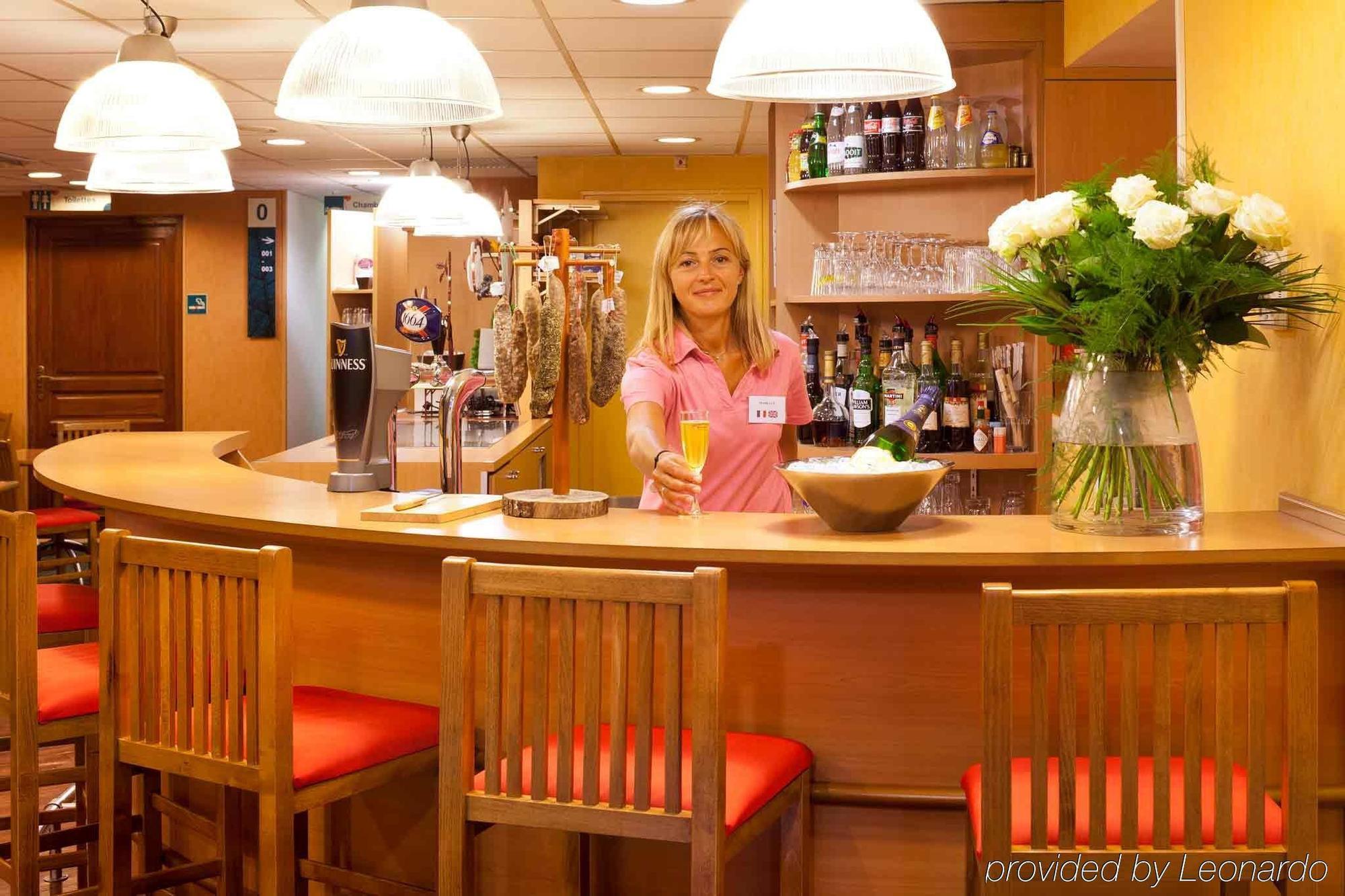 Ibis Styles Dinan Centre Ville Exterior foto
